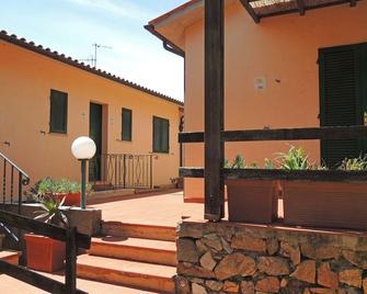 Residence Le Solane - Campo nell'Elba - Vista del exterior