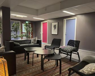 The Rooms Airport - 20Rooms - Vantaa - Lounge