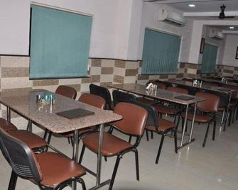 Hotel Shree Darshan, Dwarka - Dwārka - Restaurant