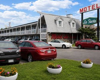 Motel La Siesta - Longueuil - Building
