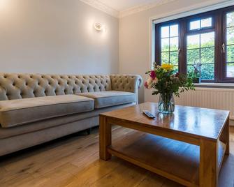 'stag' - Cozy & Stylish Railway Cottage Near The New Forest - Ringwood - Living room