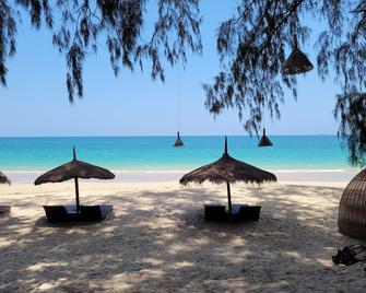 Long Beach Chalet - Ko Lanta - Strand