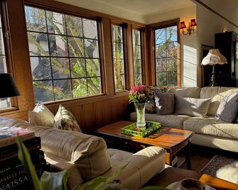 Cecil Bacon Manor - Seattle - Olohuone