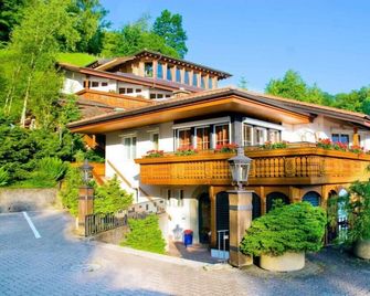 Seehotel Jaegerhof Hubertus - Spiez - Bâtiment