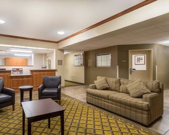Candlewood Suites Nogales By IHG - Nogales - Вітальня