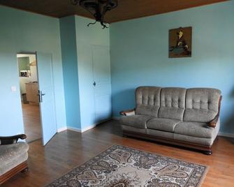 Quiet vacation home near Figeac - Linac - Sala de estar
