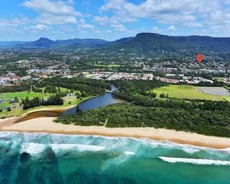Drift - Artistic retro beach inspired house - Wollongong - Piscina