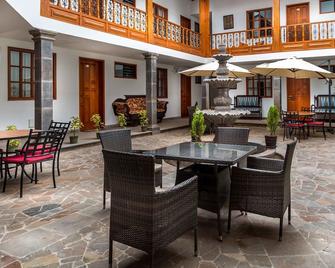 illa Hotel - Cusco - Hàng hiên