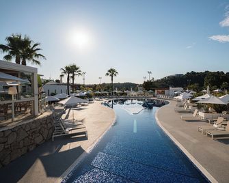 Mouratoglou Hotel & Resort - Biot - Басейн