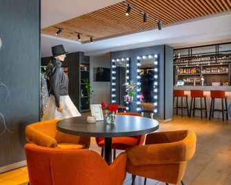 ibis Styles Den Haag Scheveningen - La Haya - Bar