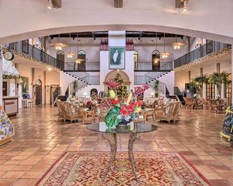 Heated Pool Access Everglades Resort Retreat! - Goodland - Lobby