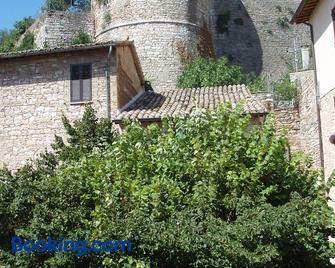 Il Cacciatore - Spello - Edificio