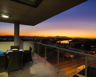 Curtis Central Apartments - Gladstone - Balcony