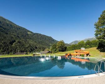 Familienzimmer, Dusche, WC, Waldseitig - Gasthof-pension Innerfraganter Wirt - Flattach - Pool