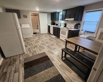 Charming townhome with WiFi and AC in lovely Osceola - Osceola - Kuchyň