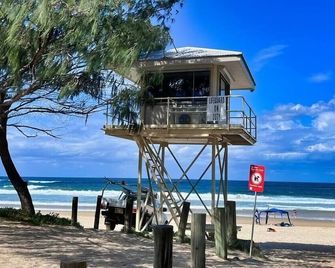 Beachside Beauty - Short walk to Caves Beach - Caves Beach - Strand