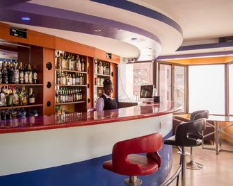 Paleo Hotel and Spa, Thika - Thika - Bar