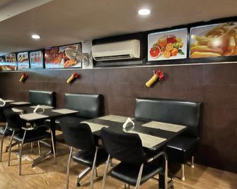 Hotel J Maariot - Erode - Restaurante