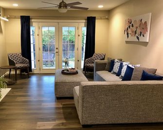 So Fresh & So Clean in Folsom! - Folsom - Huiskamer