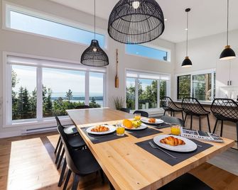 Hôtel à la maison - Le Temps Suspendu - Les Éboulements - Dining room