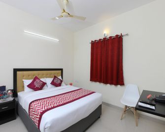 OYO 13917 Daniel's Silver Oak serviced apartments - Pallāvaram - Bedroom