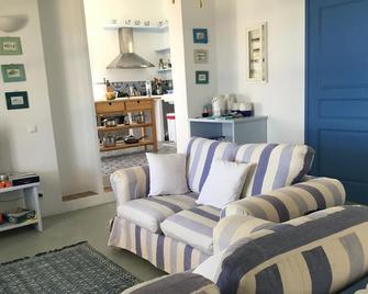 lipsi House on the sea on the beach koklakur - Lipsi - Living room