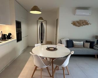 Casas do Forte apartment - Gated community with swimming pool next to the beach - Conceição e Cabanas de Tavira - Dining room