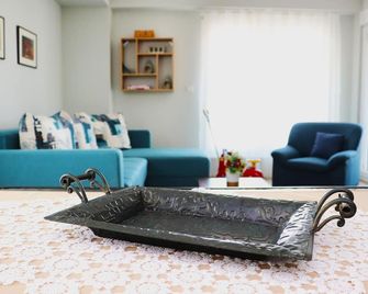 Foxxy Apartments - Skopje - Wohnzimmer