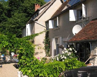 Cosy, light lavender-colored room, rated 3. - Le Pêchereau - Edificio