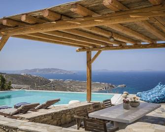 Villa Argo by Mykonos Top Villas - Faros Armenistis - Pool
