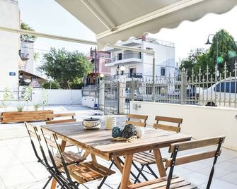 Spacious 2 Bd Seafront Escape in Volos w Patio - Makrinitsa - Balkon