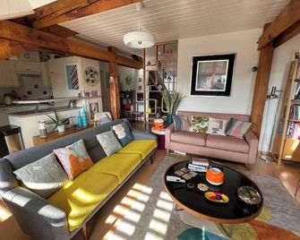 Stylish Loft - Amazing Views - Genf - Wohnzimmer