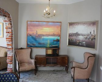 Bahaus Hostel - Istanbul