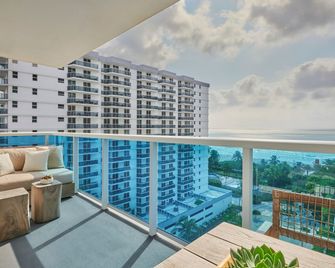 1 Hotel South Beach - Miami Beach - Balcony