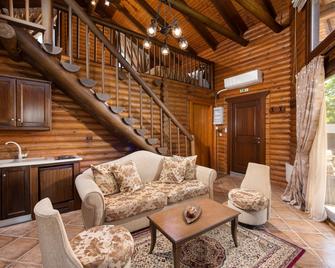 Natura Chalets - Megalo Chorio - Living room