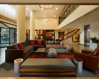 Four Points by Sheraton Hotel & Conference Centre Gatineau-Ottawa - גטינו - לובי