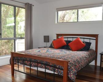 Csalt - Rainbow Shores - Rainbow Beach - Bedroom