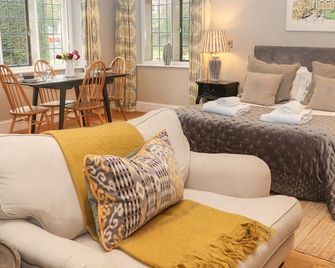 The Hermitage, Character Holiday Cottage, With A Garden In Poulton - Cirencester - Living room