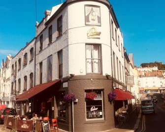 Town House Rooms - Hastings - Building