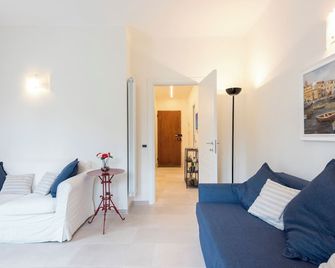 Joivy Blissful Flat For 6, Close To The Beach - Santa Margherita Ligure - Living room
