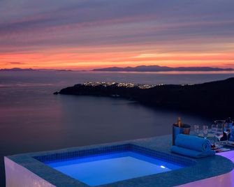 Abyssanto Suites & Spa - Fira - Havuz