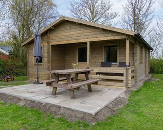 Camping Suderse - De Skries - Workum - Patio