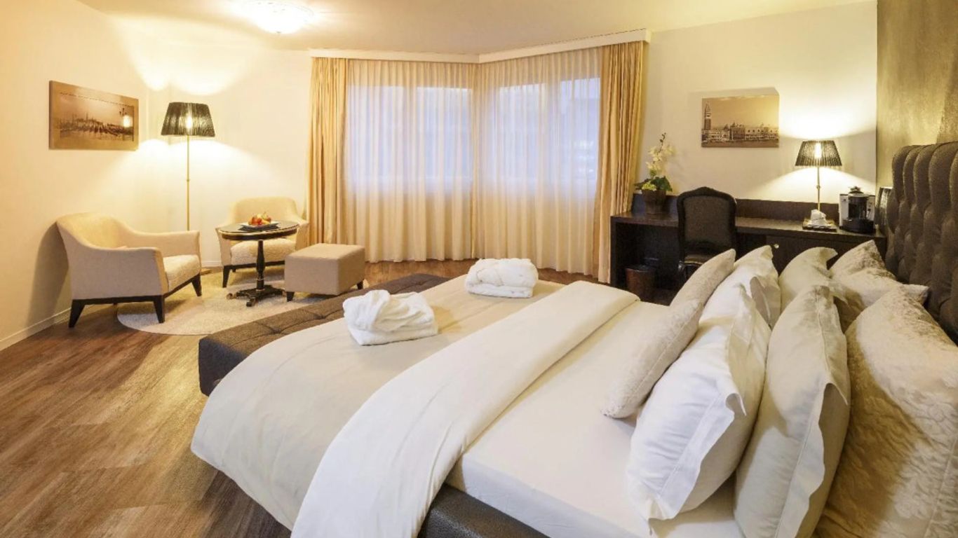 Business Hotel First