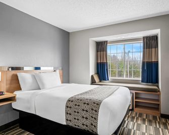 Microtel Inn & Suites by Wyndham Statesville - Statesville - Soveværelse