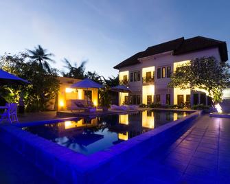 Jm Hotel Kuta Lombok - Kuta - Piscina