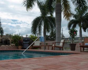 Hibiscus Suites - Sarasota - Sarasota - Zwembad