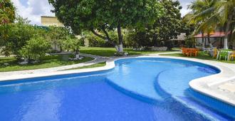 Amigos Hostel Cozumel - Cozumel - Bể bơi
