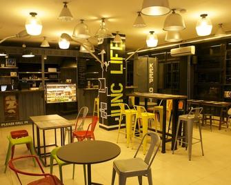 Makati Junction Hostels - מנילה - בר