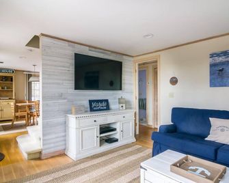 Quiet Cape Cottage-Deck, Firepit Ac - East Sandwich - Sala de estar