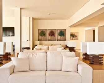 Lindos White Hotel & Suites - Lindos - Sala de estar